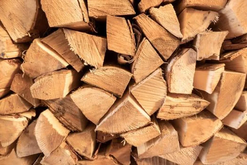 Fichten-Brennholz – 20 kg – 25 cm – ofenfertig und trocken – für Kamin und Holzofen – Bild 1